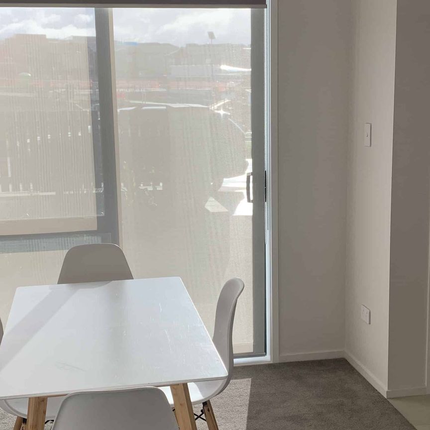 2 bedroom home in Hobsonville - Photo 1