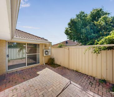 Modern Comfort and Convenience in the Heart of Kelmscott - Photo 4