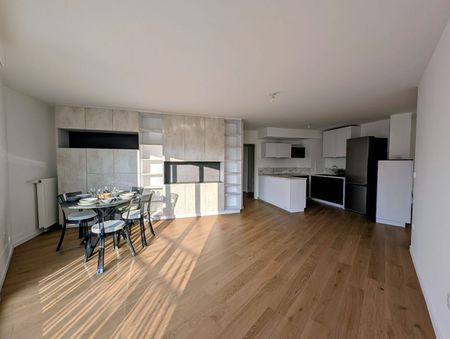 Location Appartement 4 pièces 82m² - Photo 5