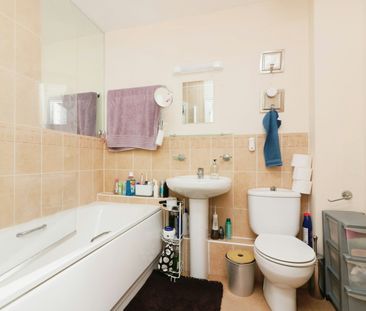 Flat to rent on - Photo 5