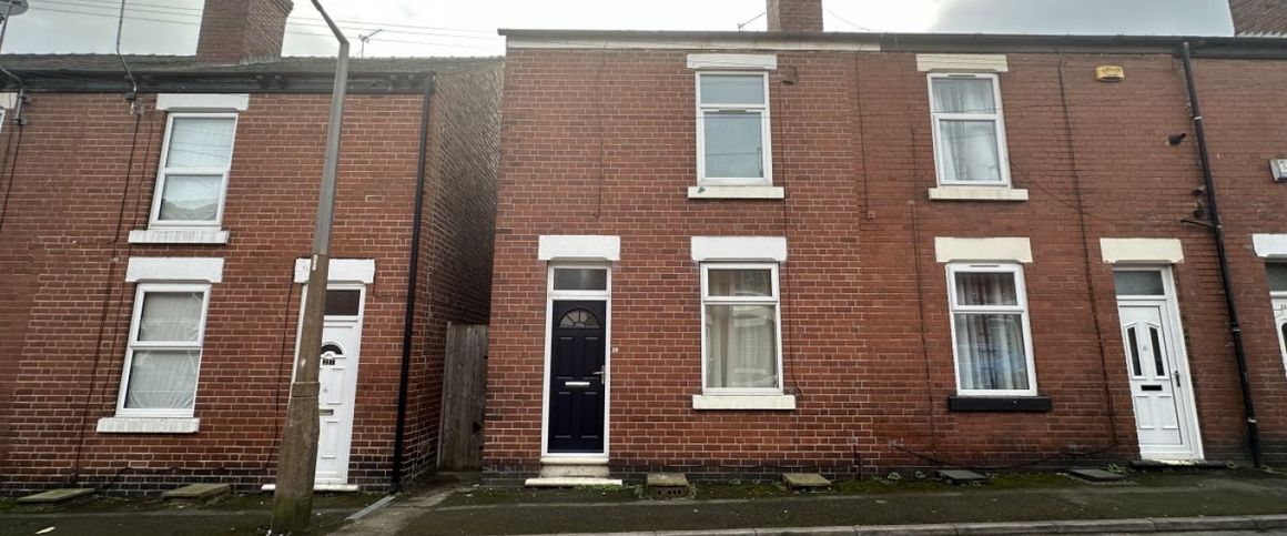 2 bed Terraced - To Let - Photo 1