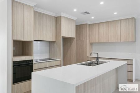 BRAND NEW MODERN HOME WITH QUALITY FINISHES! - Photo 5
