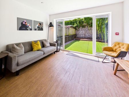 5 bedroom terraced house to rent - Photo 2