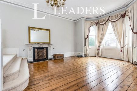 4 bedroom flat to rent - Photo 3