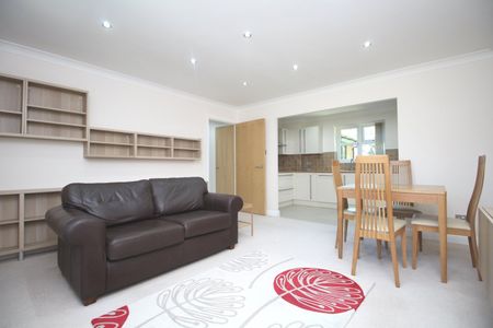 Flat to rent - Old Mill Close, Dartford, DA4 - Photo 2
