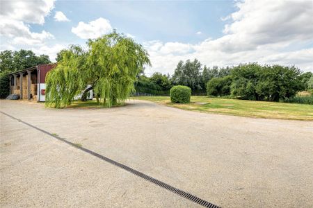 3 bedroom detached house to rent - Photo 3