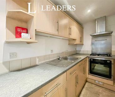 Studio to rent - Photo 5