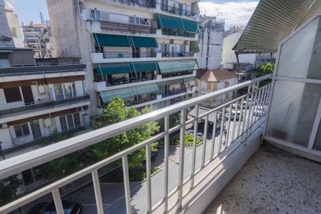 Ενοικιάζεται φωτεινή γκαρσονιέρα 28 τ.μ., προσόψεως, κέντρο. - Φωτογραφία 2