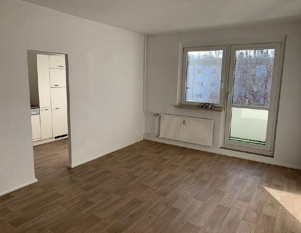 schöne 3-R-Whg mit Balkon und neuer Einbauküche - Photo 1