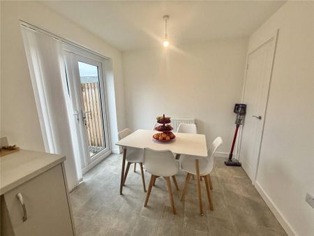 3 bedroom terraced house to rent - Photo 2