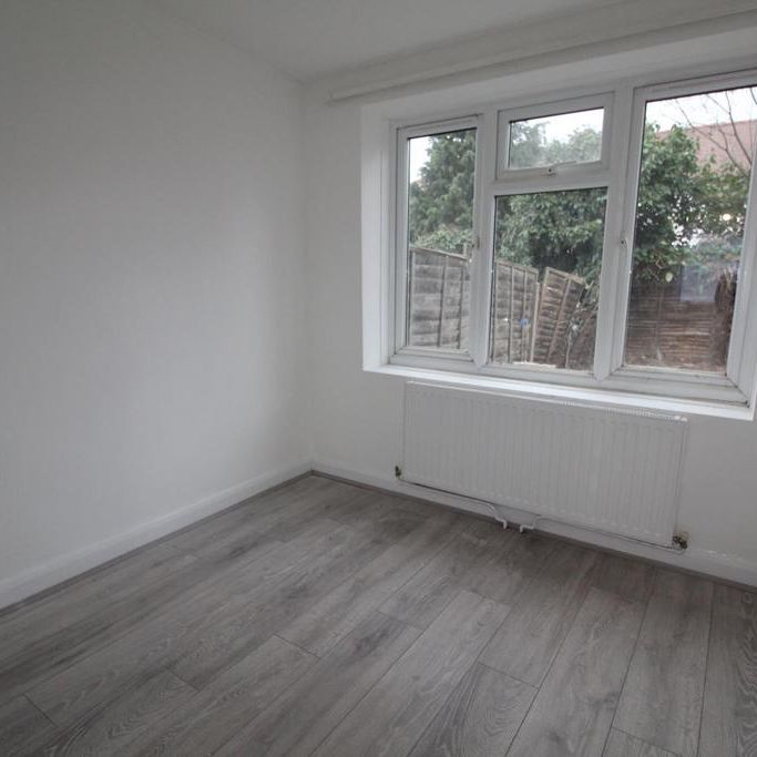 4 bedroom terraced house to rent - Photo 1