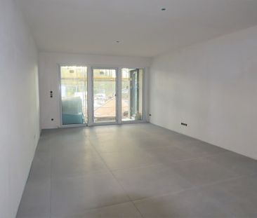 Charmante Erdgeschosswohnung mit Loggia in exklusivem 7-Parteienhau... - Photo 1