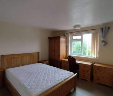 4 bedroom semi-detached house to rent - Photo 5