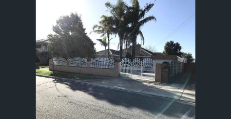 Renovated 4 bedroom family home plus Bungalow/Studio Sunshine West, Vic - Photo 3