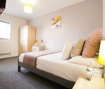 1 bedroom in a house share to rent - Photo 1