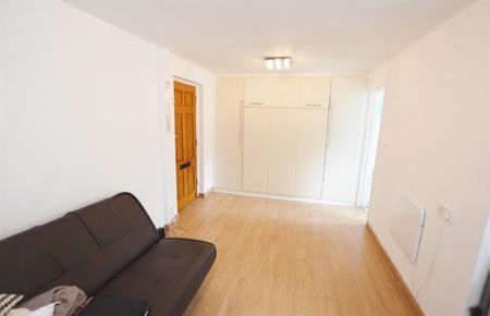 Studio to rent - Photo 5