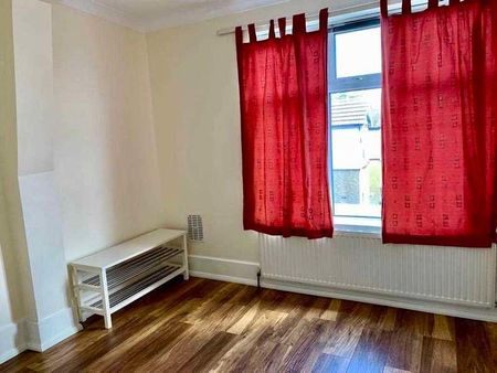 Hanger Lane, Ealing, Ealing, W5 - Photo 5