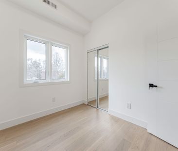 For Lease - 712 Eglinton Avenue, Toronto, Ontario - Photo 3