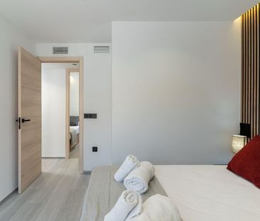 Exclusivo Piso Totalmente Reformado con Terraza en el Centro de Est... - Photo 4