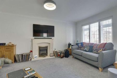 Garstons Close, Fareham, PO14 - Photo 2