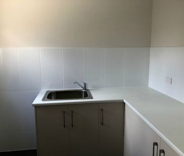 Modern 3 Bedroom Home! - Photo 1