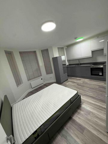 Studio to rent - Photo 3