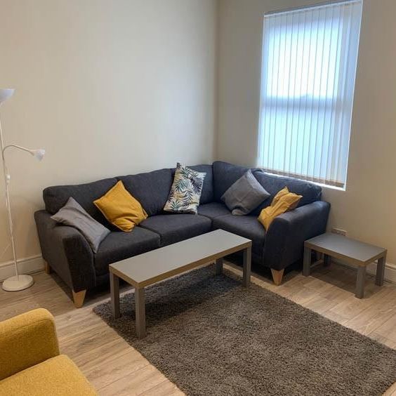 5 bedroom house to rent - Photo 1