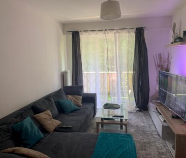 Appartement de 3 pièces au dernier étage - Photo 2