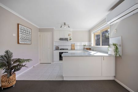 Welcome home to 14 Magarra Crescent, Berwick - Photo 5