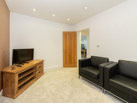 4 bedroom detached house to rent - Photo 3