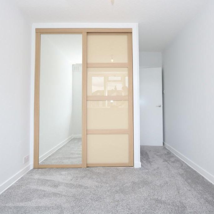 3 bedroom flat to rent - Photo 1
