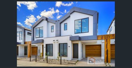Brand new Designer 3 bedroom townhouse with study - Photo 2