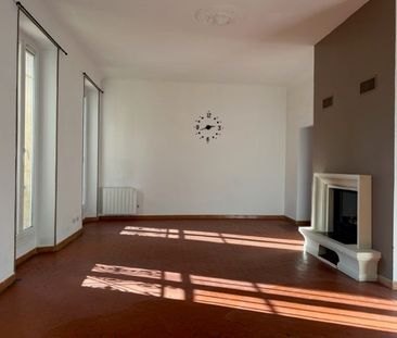 Location Appartement 3 pièces 155m² BRIGNOLES 83170 - Photo 4