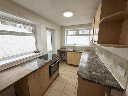 Mount Grove, Birkenhead - Photo 2