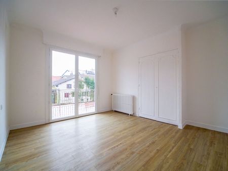 Location Appartement 4 pièces 99m² - Photo 3