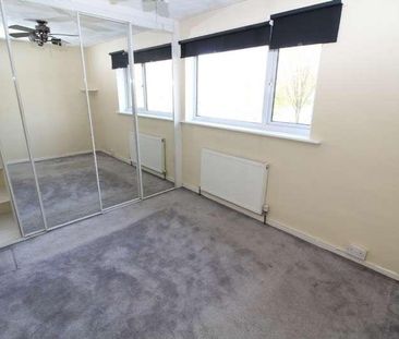 Holland Way, Newport Pagnell, Buckinghamshire, MK16 - Photo 5