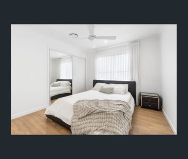 Renovated Villa with Outdoor Entertaining, Just Steps from the Sand - Photo 6