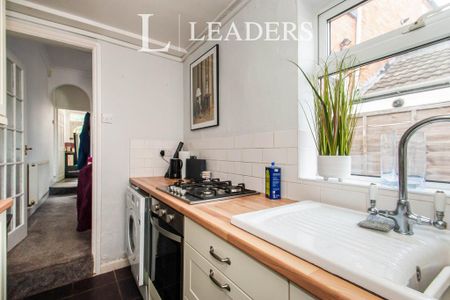 2 bedroom terraced house to rent - Photo 4