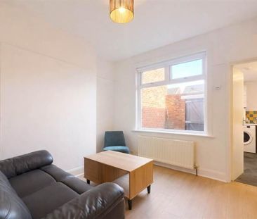 24 Strandburn Park, Belfast, BT4 1ND - Photo 4