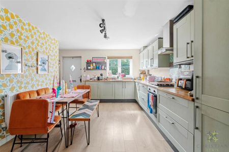 2 bedroom terraced house to rent - Photo 4