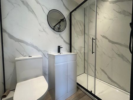 Canterbury Road, Guildford, Surrey, GU2 9TF - Photo 3