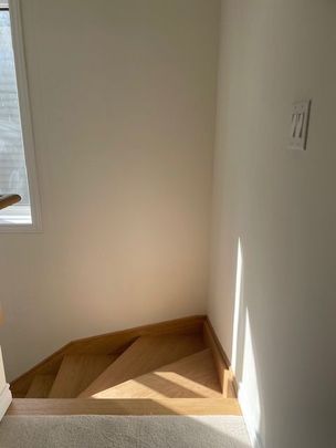 For Lease - 10 Hillcroft Way, Kawartha Lakes, Ontario - Photo 1