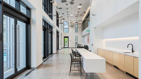 For Lease - 1 Yorkville Avenue Unit# 3709, Toronto, Ontario - Photo 3