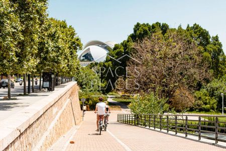 4 room luxury Flat for rent in Valencia, Spain - Photo 5