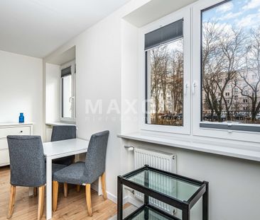 Warszawa, Wola, Muranów, ul. Dzielna - Zdjęcie 5