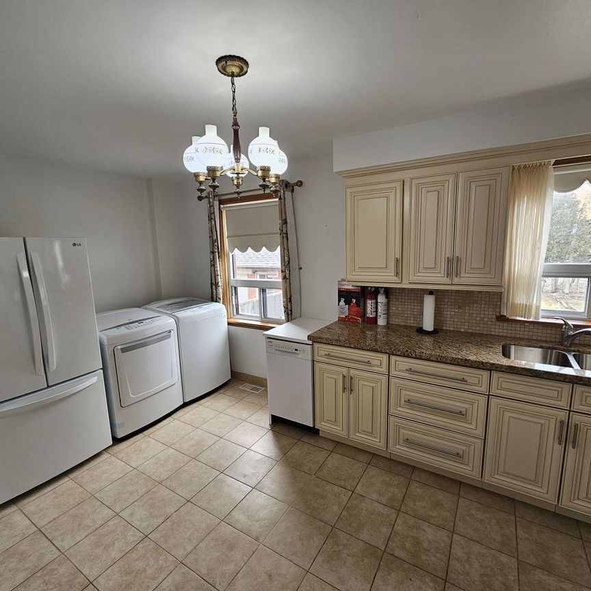 For Lease - 49 Algoma Street Unit# Upper floor, Toronto, Ontario - Photo 1