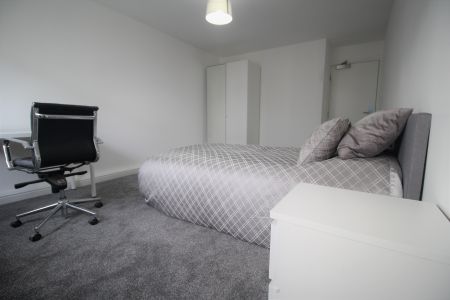 2 Bedroom Apartment - Photo 5