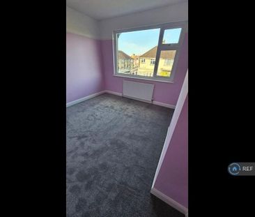 3 bedroom semi-detached house to rent - Photo 6