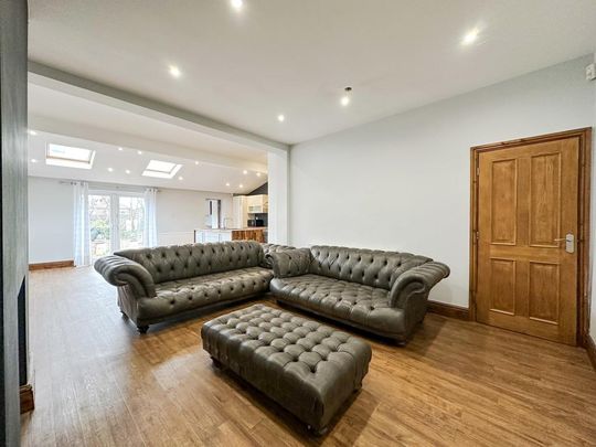 4 bedroom semi-detached house to rent - Photo 1