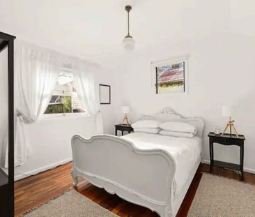 Mountain Cottage Delight - Property Partly Furnished - Photo 4